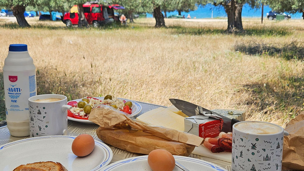 radiopelicano_on_the_sea_again_camping